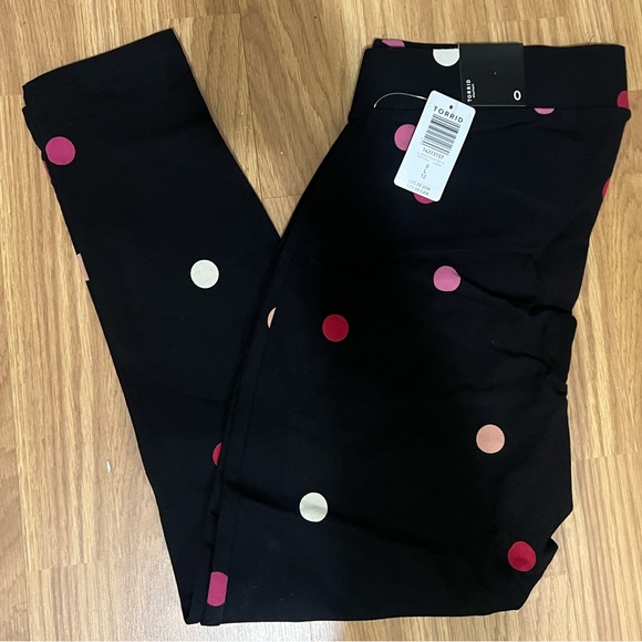 Never worn. Tags attached. Full length signature waist premium leggings. - Picture 5 of 5